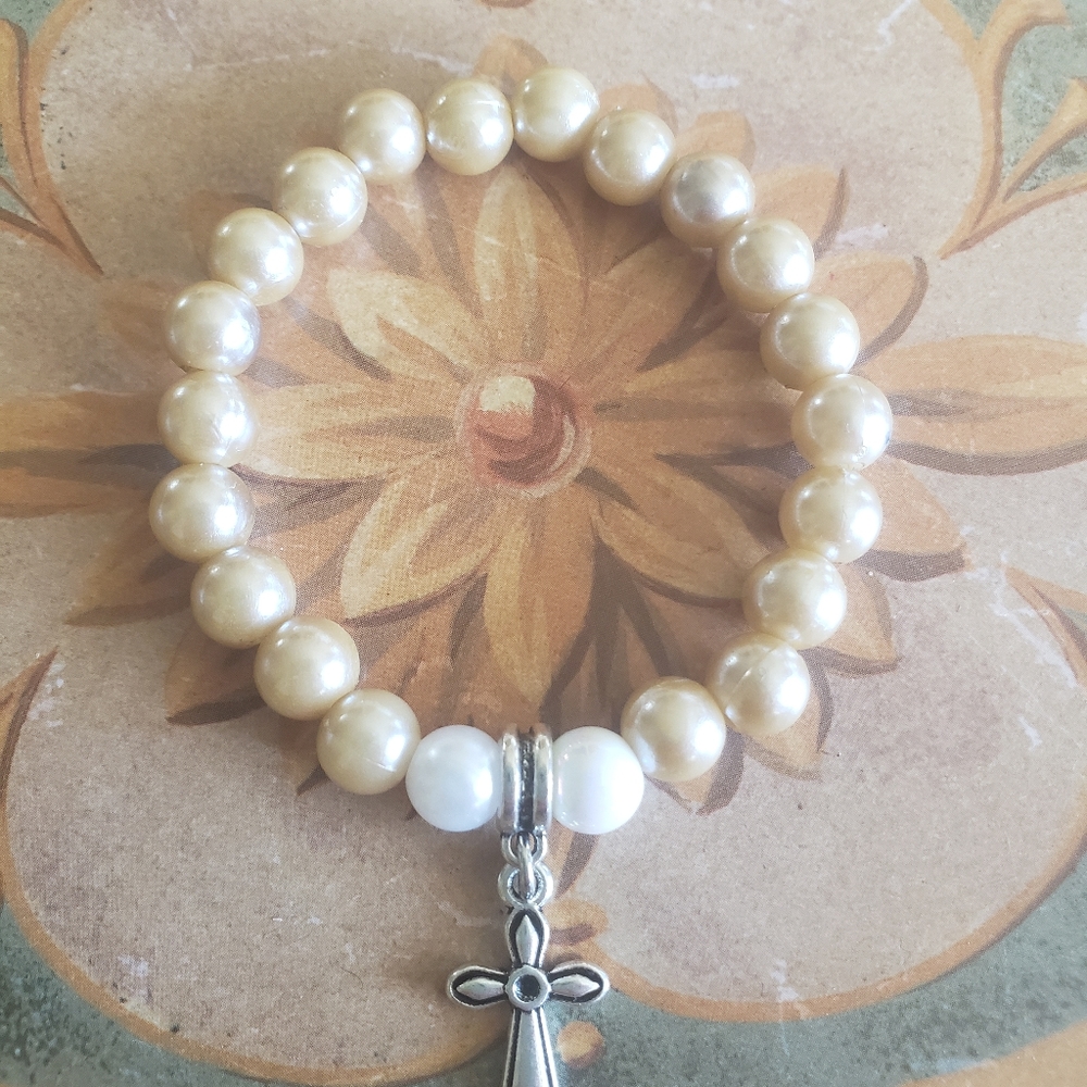 Bracelets - Picture 8 of 16